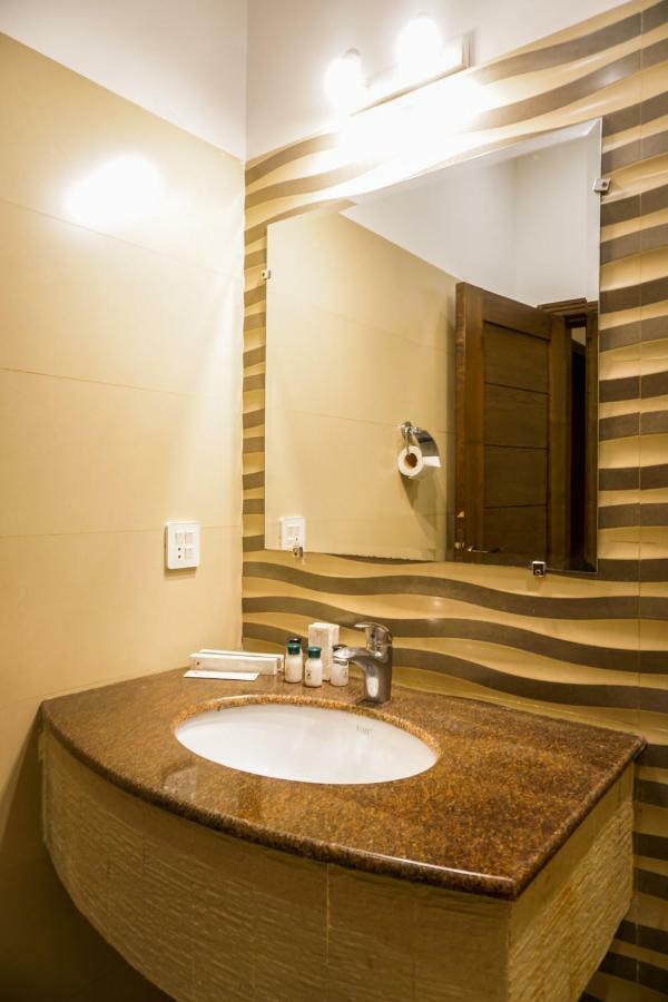 City View Hotel & Restaurant Lahor Kültér fotó